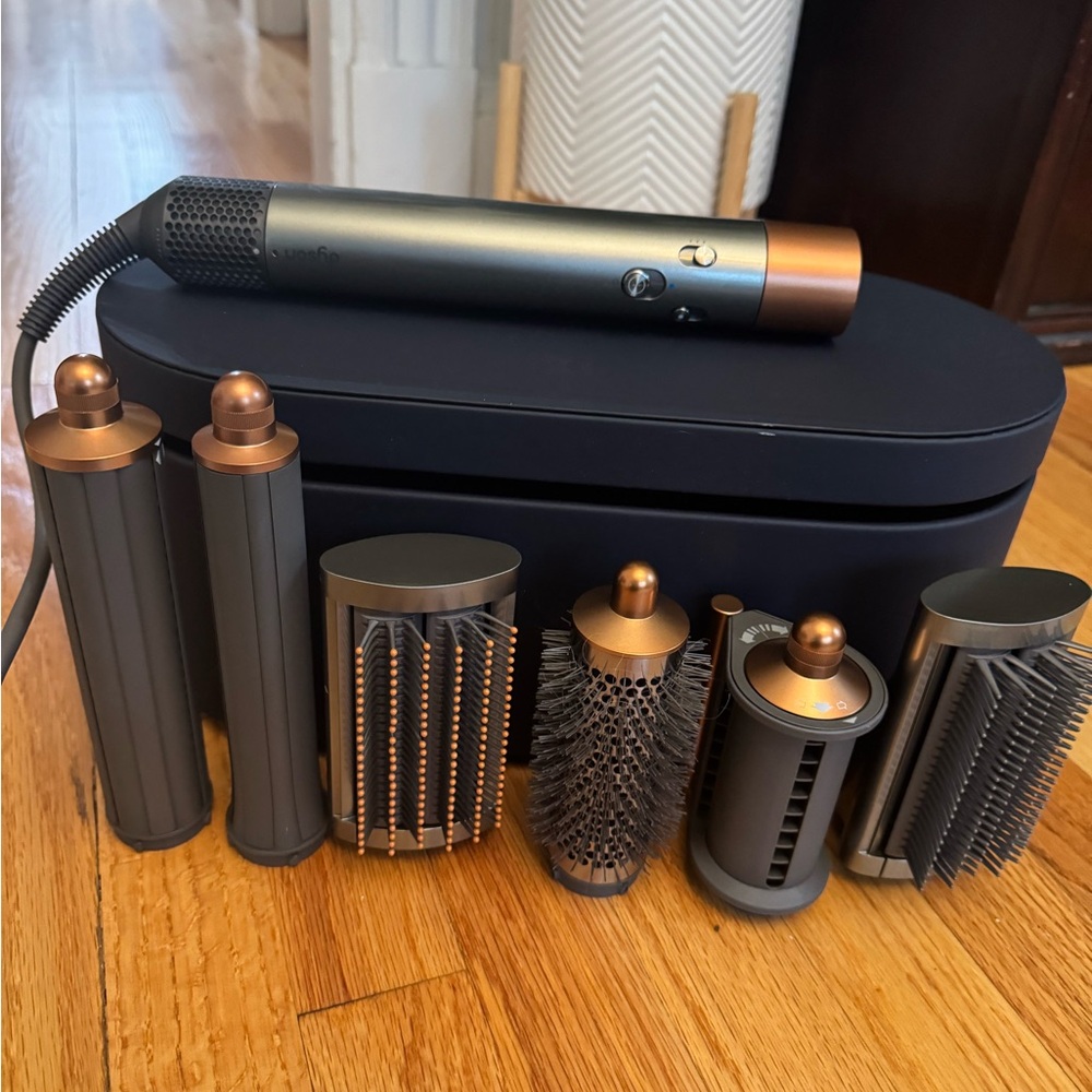 Dyson Airwrap Multi-Styler in Black and Bronze